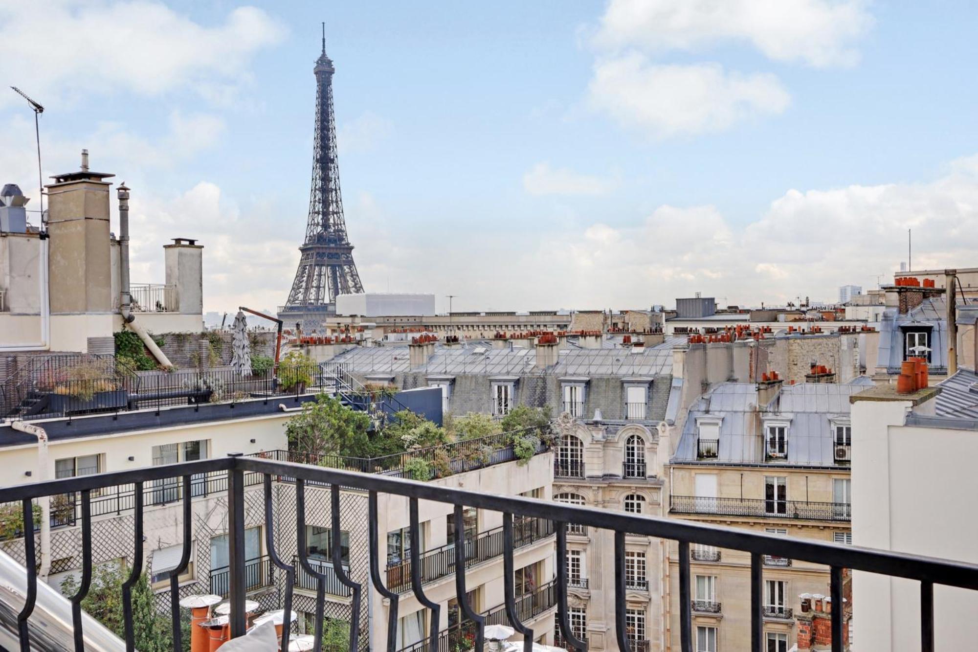 Eiffel Tower View Apartment Paris Exterior foto