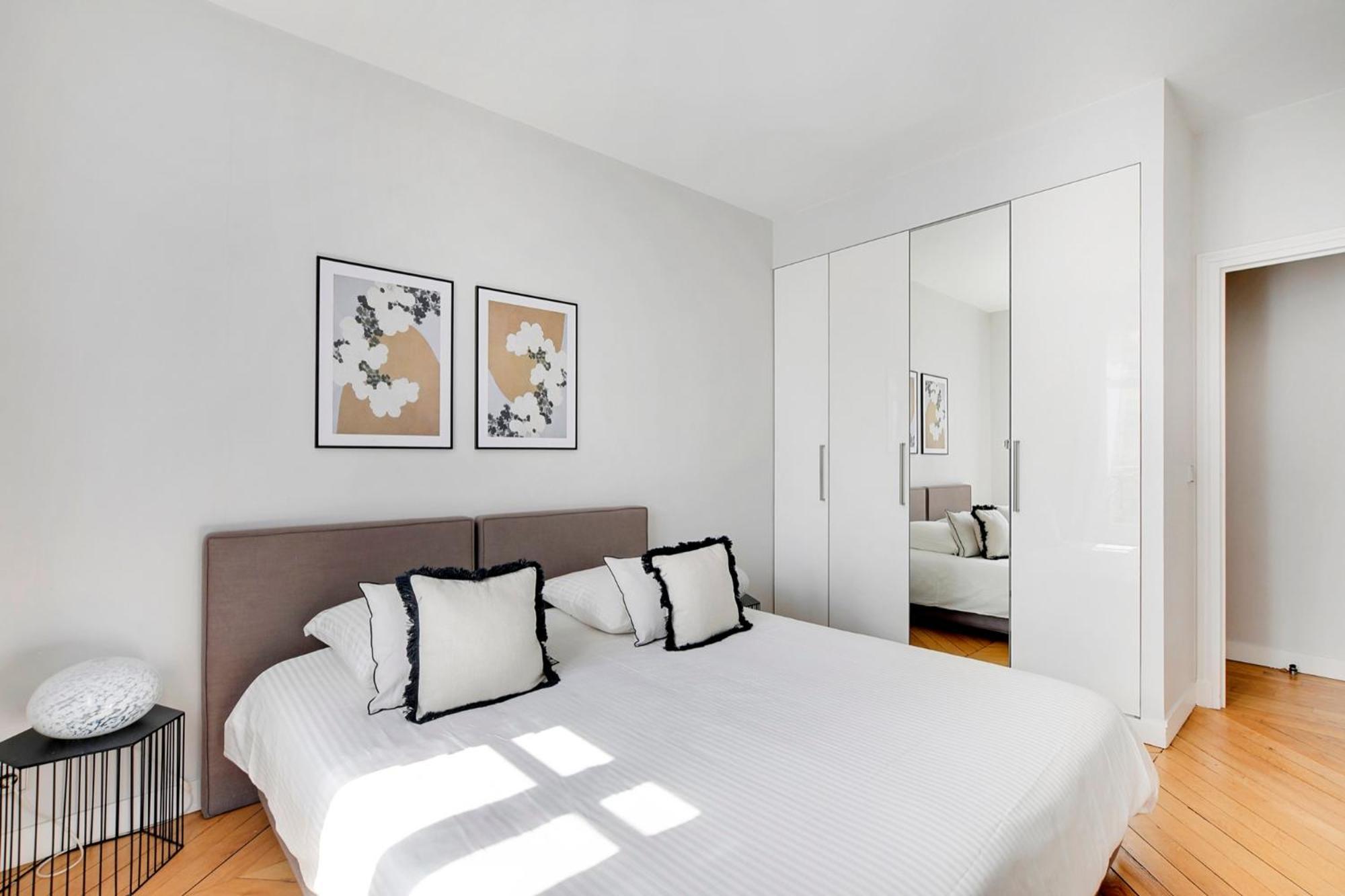 Eiffel Tower View Apartment Paris Exterior foto